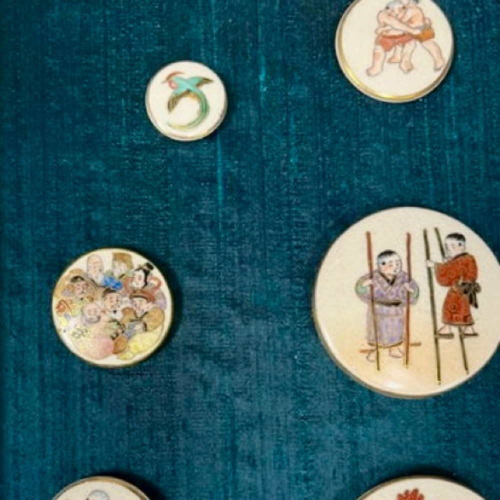 FRAMED SATSUMA PORCELAIN HAND PAINTED BUTTON COLLECTION - Picture 5 of 16